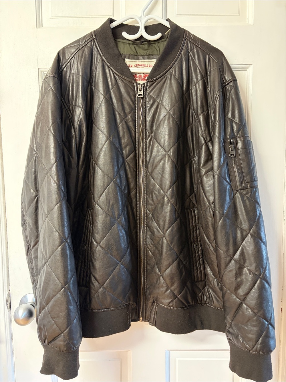 Levi's Men's Diamond Quilted Faux Leather BomberJacket in brown size XXL